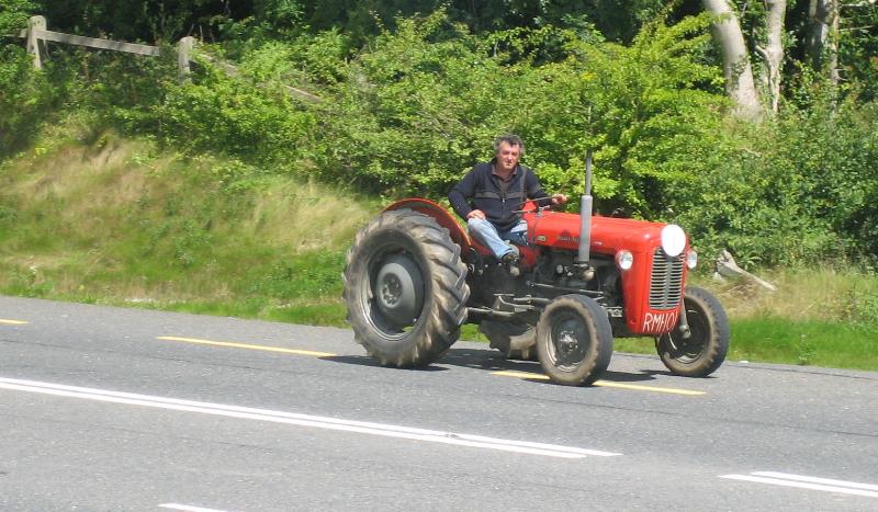 ../Images/Vintage tractor Run 2007- 23.jpg